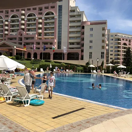 Lägenhetshotell Poseidon 4*