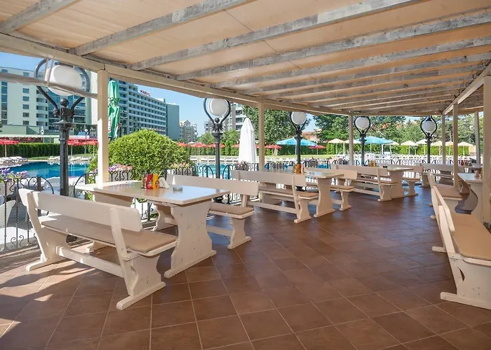 Poseidon Aparthotel 4*